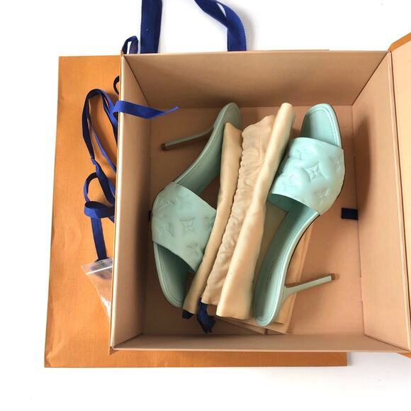 NIB Louis Vuitton Revival Monogram Emboss Leather Heeled Mules Sandals 41 - Picture 12 of 12